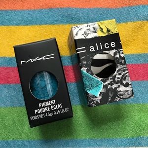 MAC Alice + Olivia Pigment in Partylicious